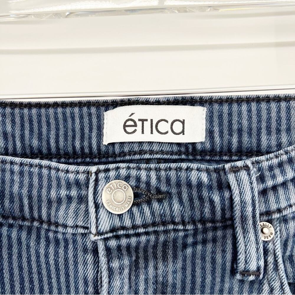 Etica Scarlett Mid Rise‎ Skinnyish Leg Chewed Hem Jeans 30 Night Stripe - Picture 7 of 9